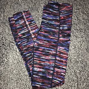 Colorful Print Lululemon Crops Like NEW size 4